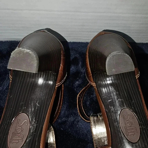 Softt Leather‎ Crocodile Brown Ankle Strap Heels SZ 8M - Picture 11 of 11
